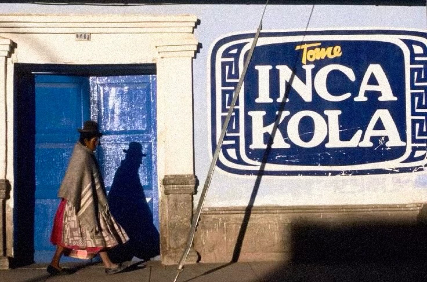 A street photograph from Ecuador shared by Cholita